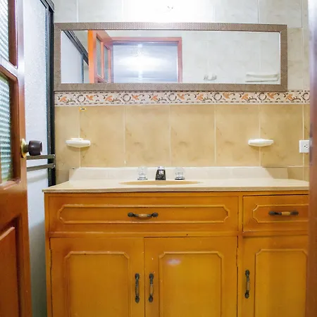 Hostal Ocean View *