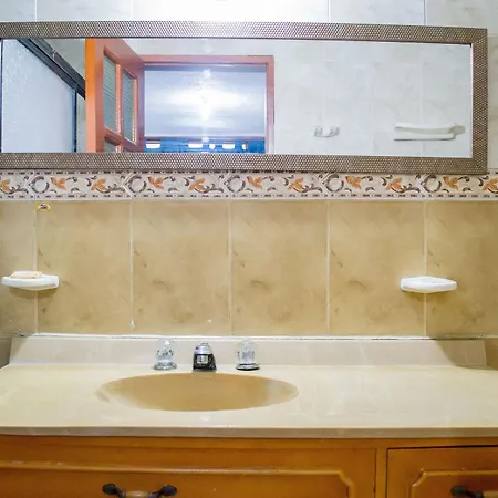 Hostal Ocean View *